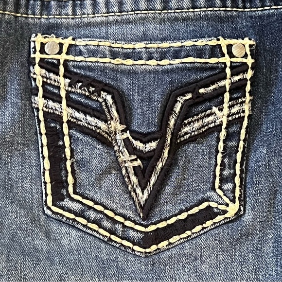 Vigoss Jean Shorts Size 10 Blue Denim 9” Rise 5” Inseam Embroidered Western Y2K - Picture 7 of 9